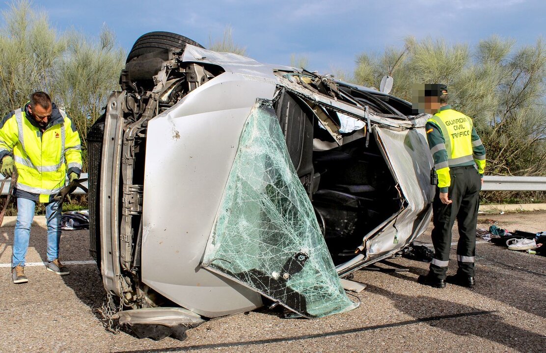 Los ocho implicados viajaban en el mismo turismo y todos los heridos fueron trasladados al Complejo Asistencial de Salamanca.