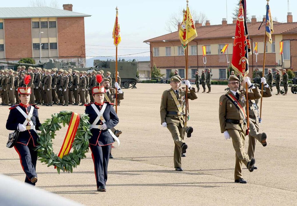 La Base Conde de Gazola acoge una parada militar con imposición de condecoraciones de la Real y Militar Orden de San Hermenegildo y del Mérito Militar a los cuadros de mando y tropa del MACA.