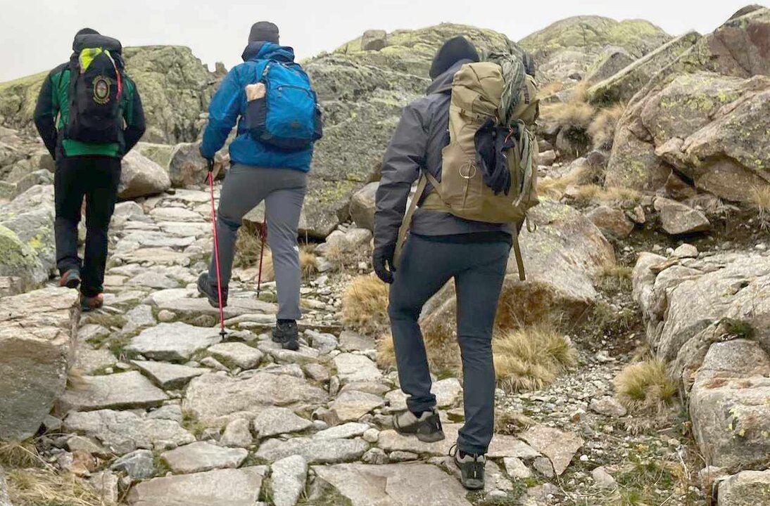 La Guardia Civil rescata a dos montañeros en la Holla Antón, en Zapardiel de la Ribera.