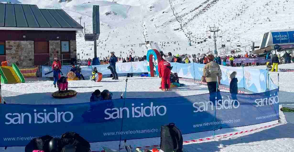 Imagen de la estación invernal de San Isidro, este fin de semana.