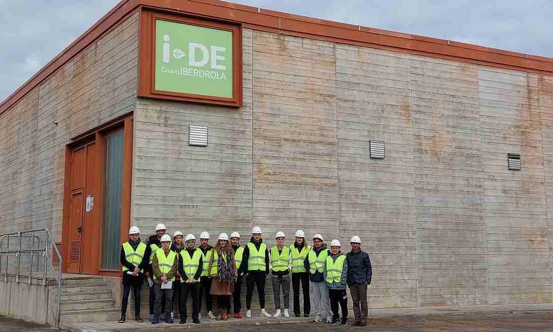 Los alumnos, a la conclusión de la visita a las instalaciones de Iberdrola.