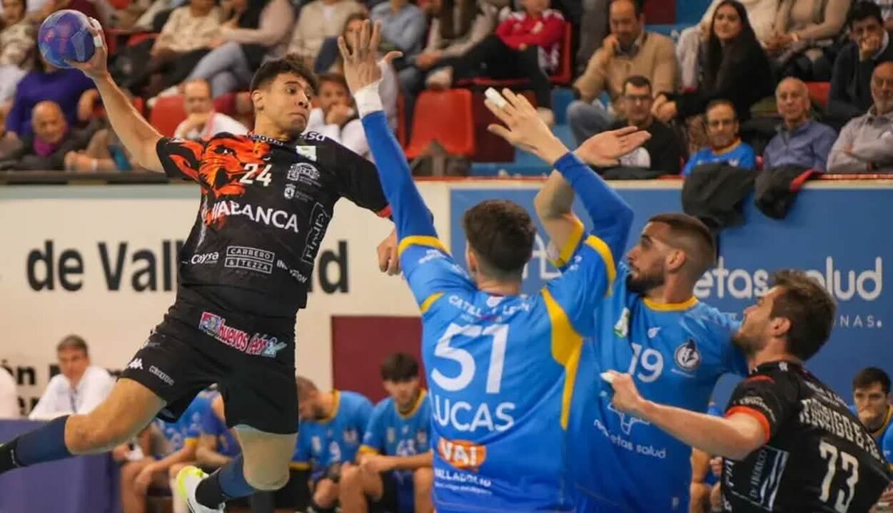 El Abanca Ademar no pudo con un inspirado balonmano Valladolid y se aleja del segundo puesto en la clasificación.