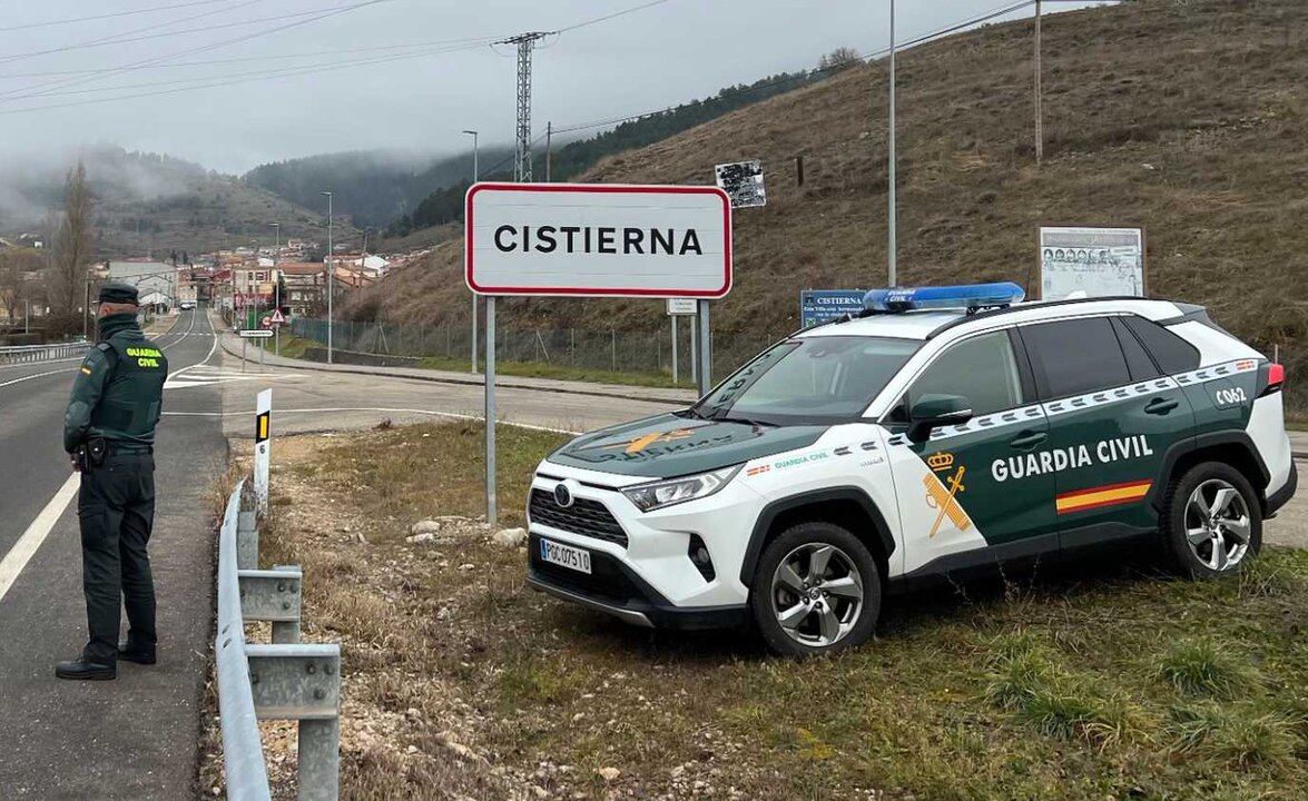 Efectivos de la Guardia Civil de Cistierna han asumido la investigación en este caso.