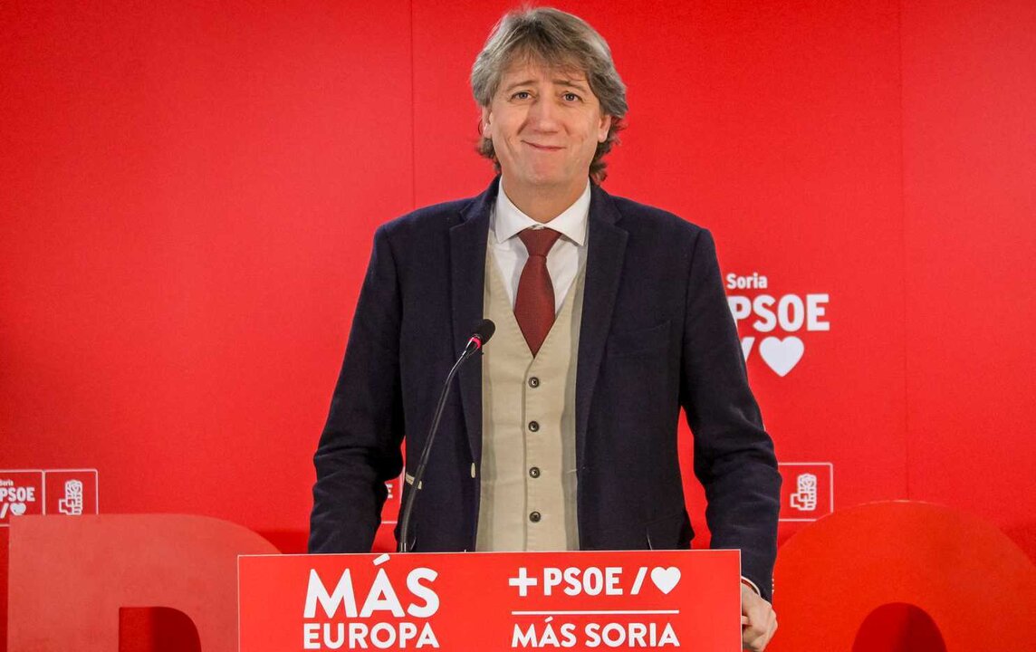 El alcalde de Soria, el socialista Carlos Martínez, comparece para presentar en público su precandidatura para liderar el PSOE en Castilla y León.