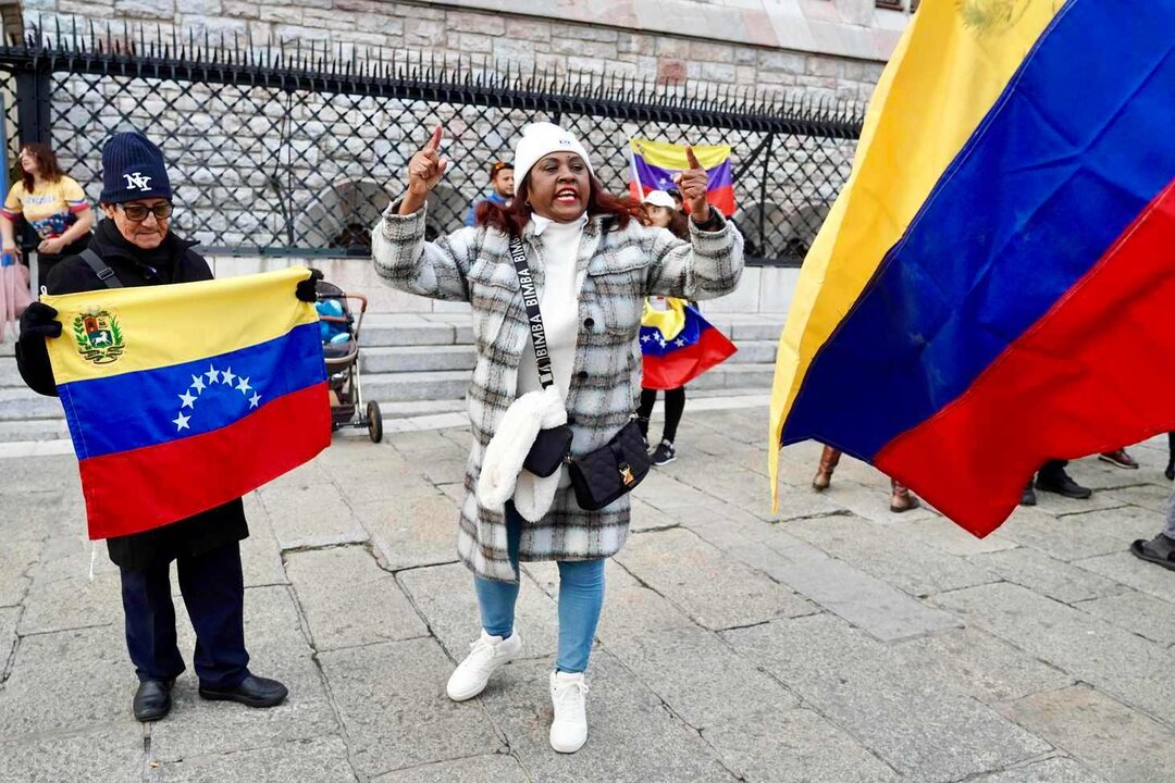 Celebración de una concentración de protesta en contra de la toma de posesión de Nicolás Maduro como presidente de Venezuela. Fotos: Campillo