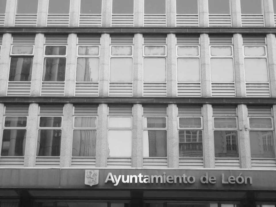 Imagen del edificio de Ordoño del Ayuntamiento de León.