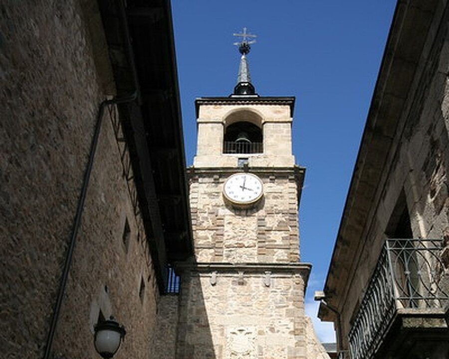 El Ayuntamiento de Ponferrada avanza en la reparación de la maquinaria del reloj de la emblemática Torre del Reloj.