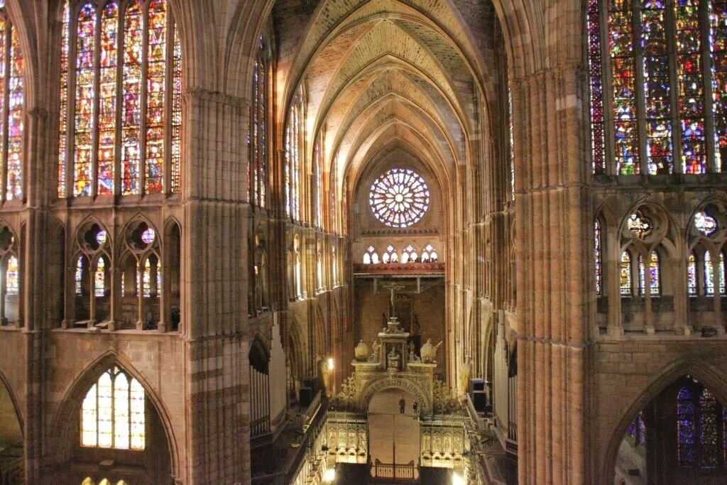 Interior de la Catedral de León.