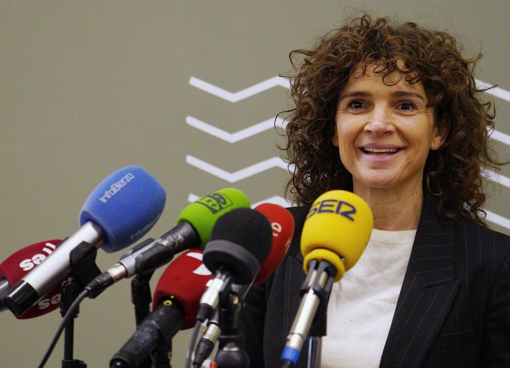 La directora del área de Museos, Patrimonio y Cultura de la Fundación Ciudad de la Energía, Concepción Fernández, durante la presentación del balance del año 2024 y de las actividades culturales previstas para este año en La Fábrica de Luz, Museo de la Energía y La Térmica Cultural. Foto: César Sánchez.