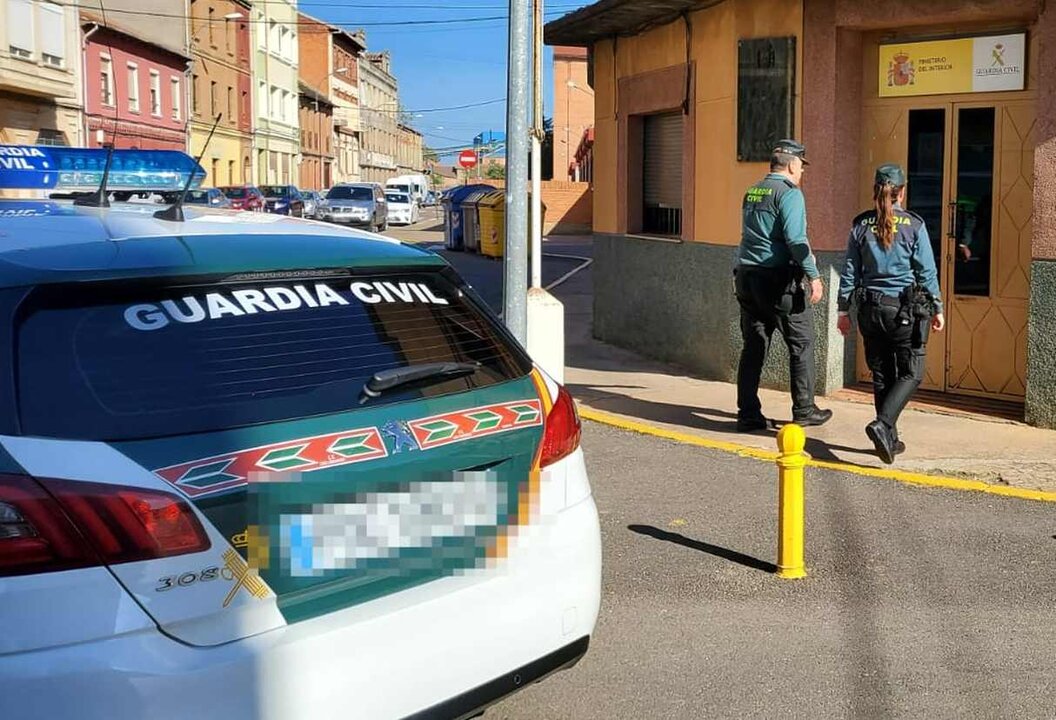 Efectivos de la Guardia Civil adscritos a la localidad de La Bañeza.