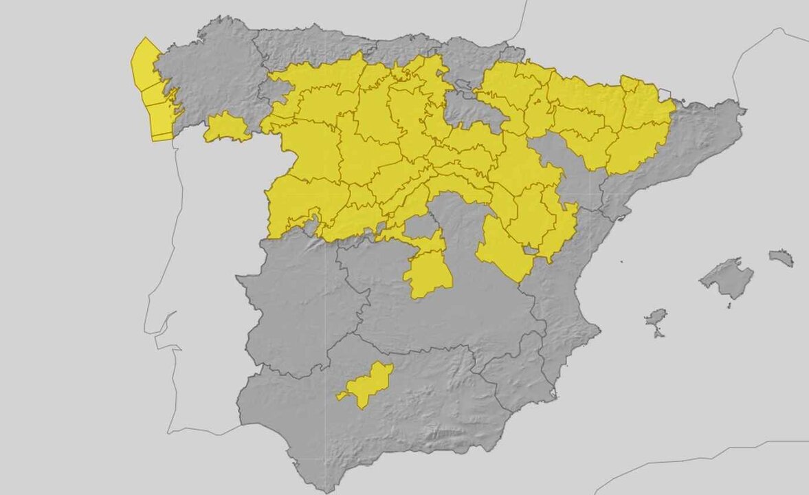 Mapa de alertas emitido por Aemet. En el caso de León se traduce en frío y previsión de nevadas.