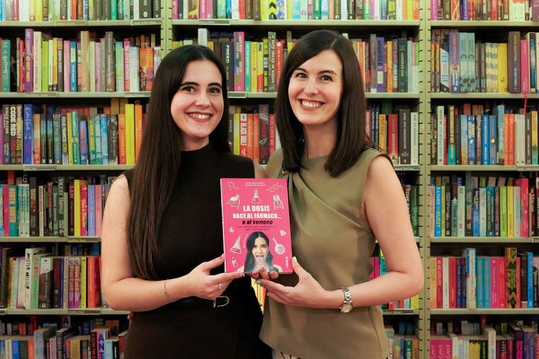 Las leonesas Elena y Beatriz Monje presentan en El Corte Inglés ‘La dosis hace al fármaco… o al veneno’.