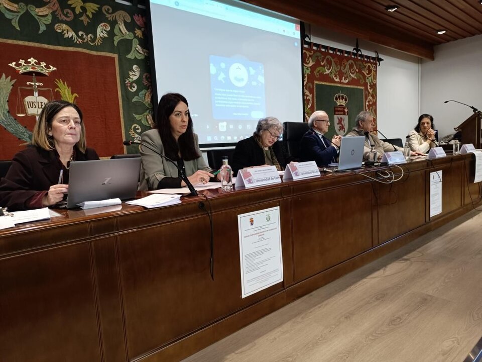 La facultad de Derecho profundiza en la aplicación de las nuevas tecnologías en las aulas.