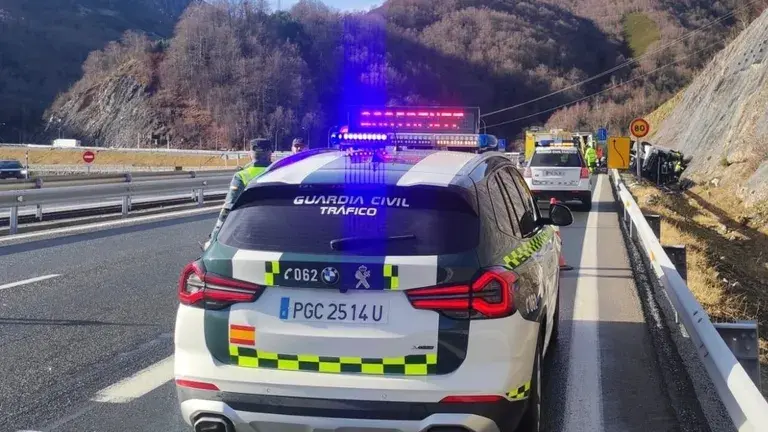 Imagen de la Guardia Civil en el lugar del accidente.