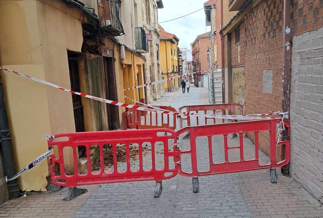 Imagen tomada por la Policía Local de la zona acordonada en la Calle Gerreros.