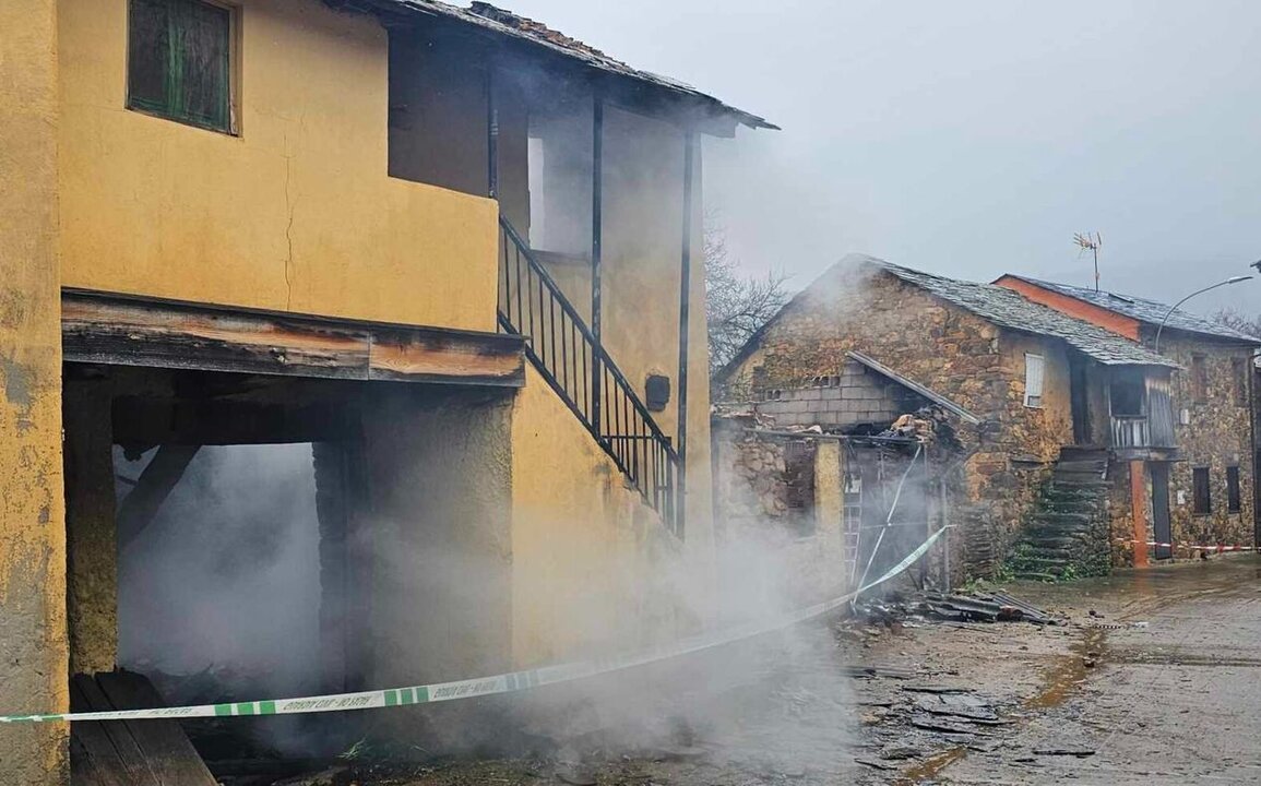 Conmoción en Villar del Monte por un incendio intencionado en la vivienda de la pedánea.