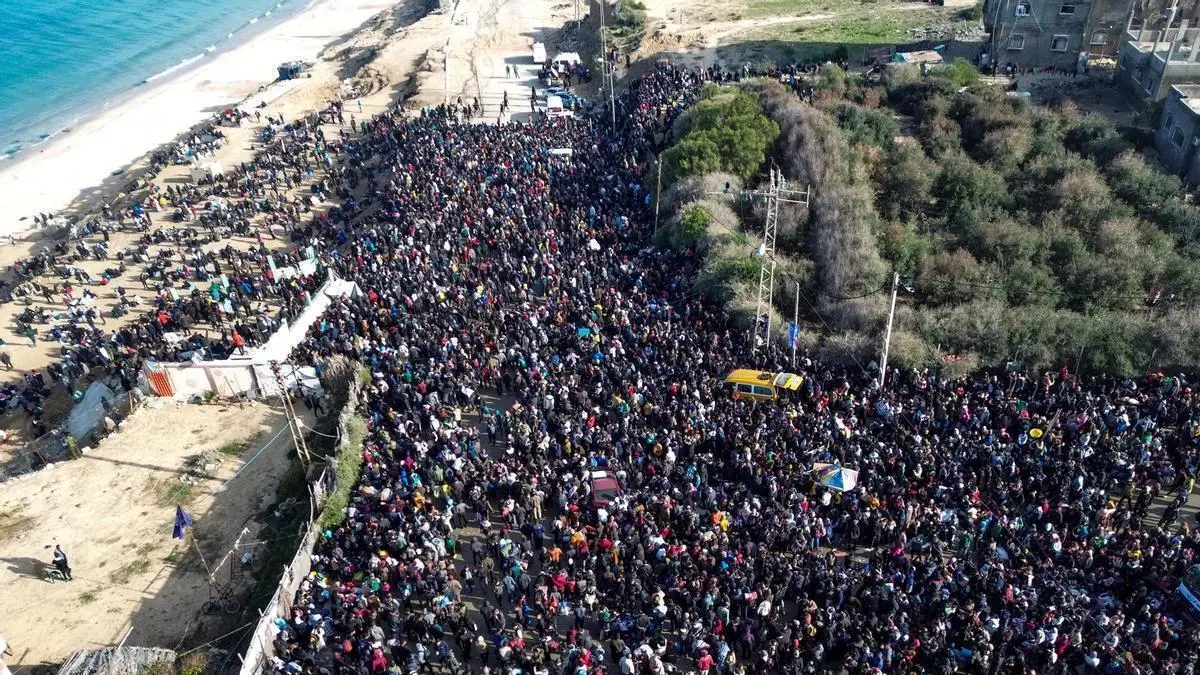 Miles de palestinos se desplazan en las últimas horas.