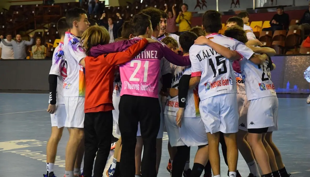 La nueva edición del Torneo del Balonmano Base del Ademar rendirá homenaje a Valencia.