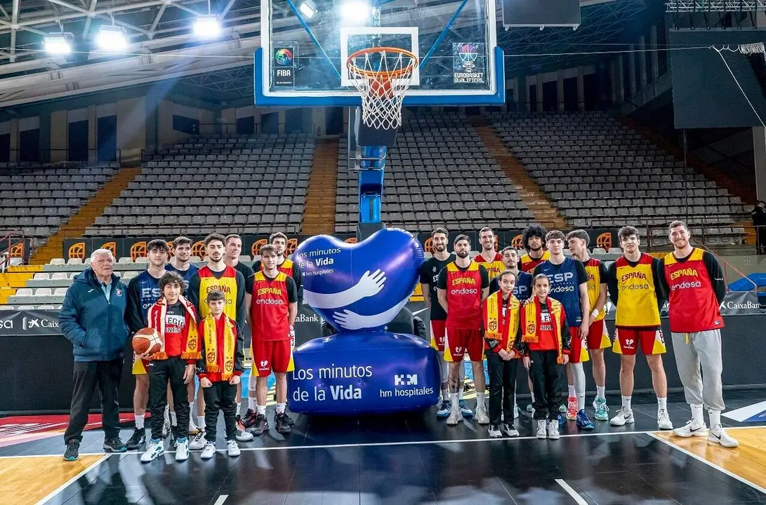 La selección española de baloncesto se suma al proyecto ‘Los minutos de la vida’ de HM Hospitales.