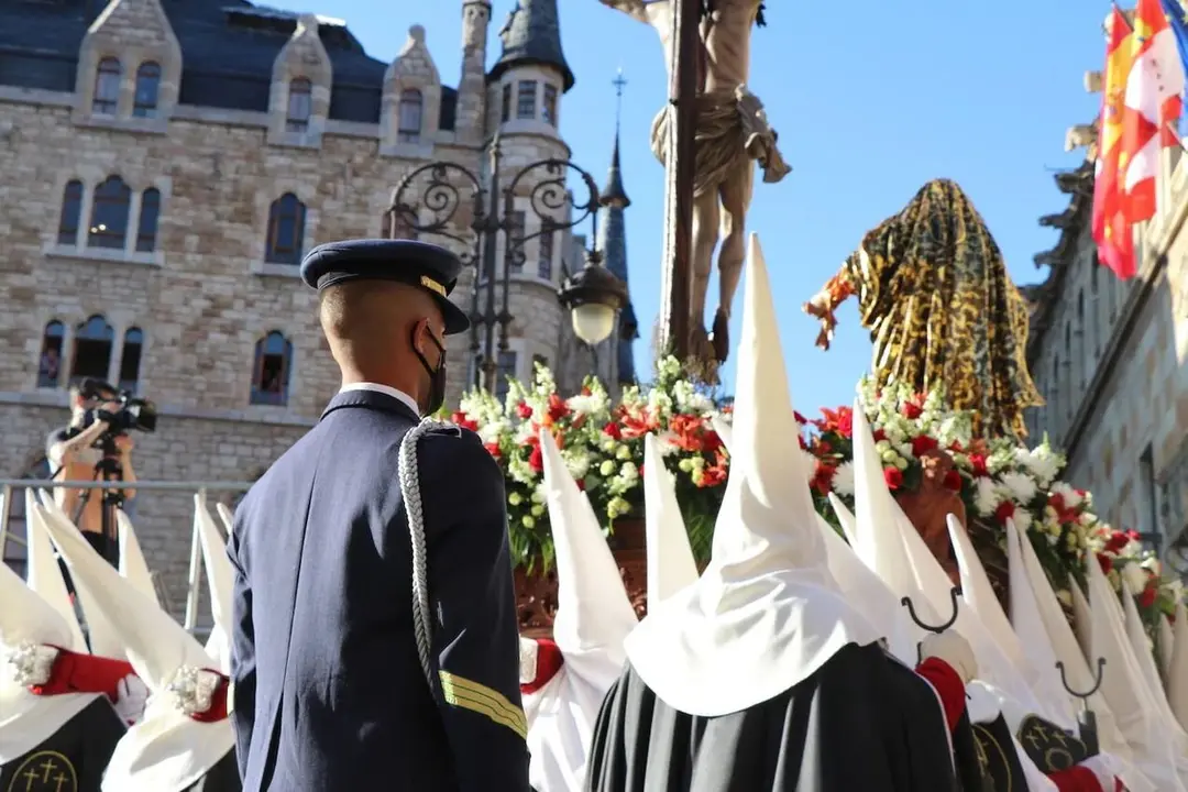 Las Siete Palabras inaugura la exposición 'La pasión de Jesús de Nazaret'.