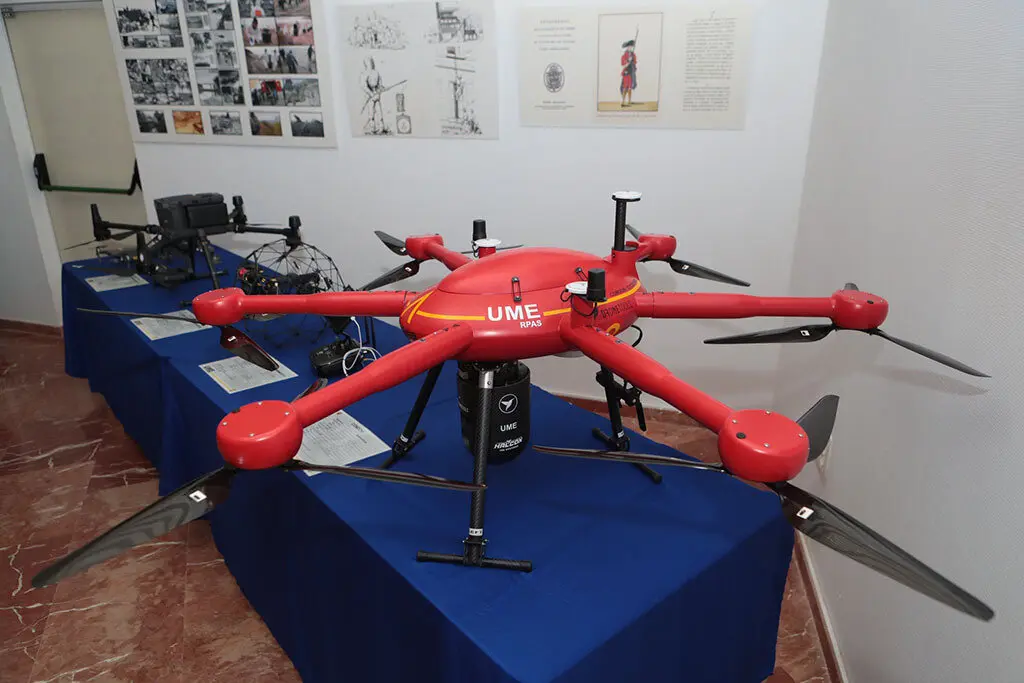 Drones de la Unidad Militar de Emergencias (UME).