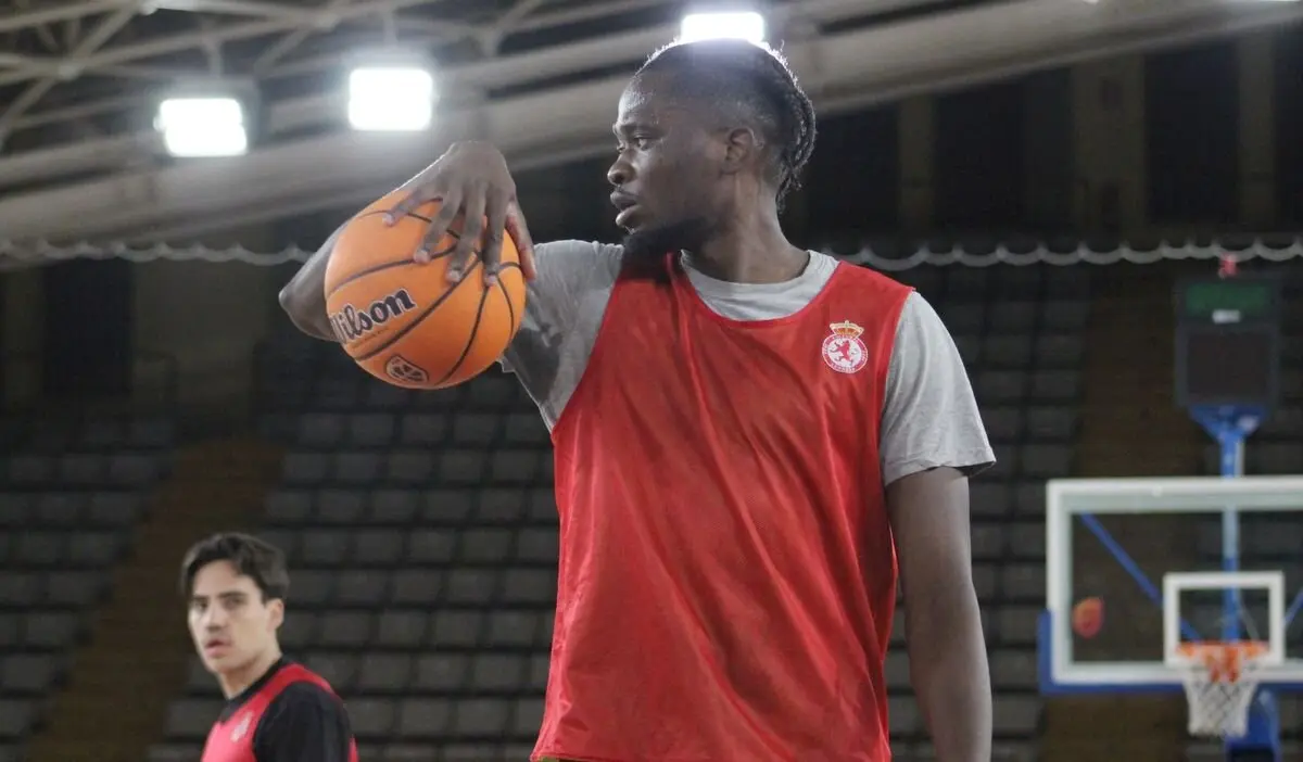 Cultural y Deportiva Baloncesto preparando su próximo encuentro contra Melilla Ciudad del Deporte.