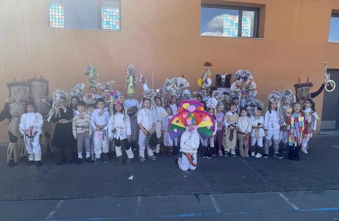 Tradición en el colegio. Los más pequeños han disfrutado del Carnaval aprendiendo al mismo tiempo.