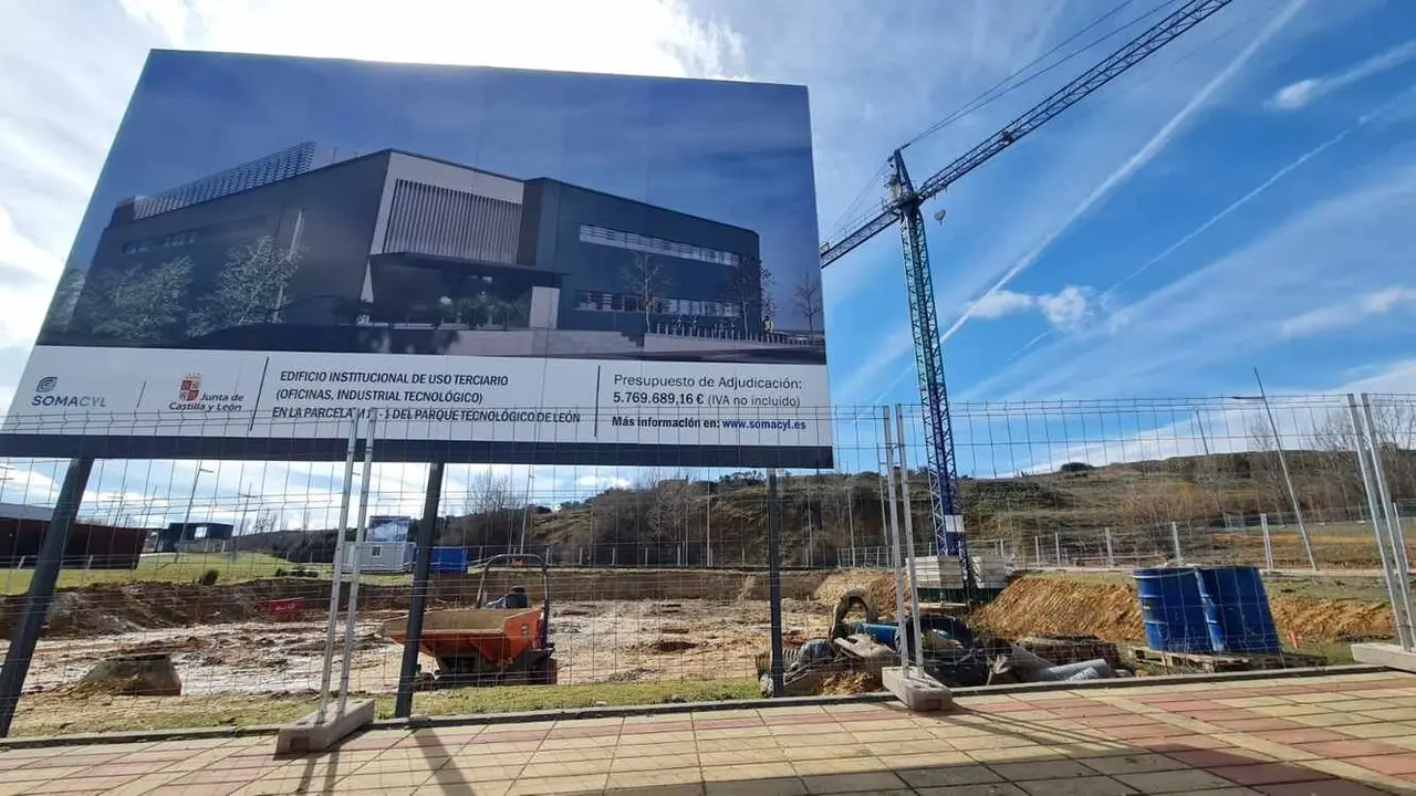 En el Parque Tecnológico de León la maquinaria vuelve a trabajar. Ahora para levantar el nuevo edificio de captación de innovación.