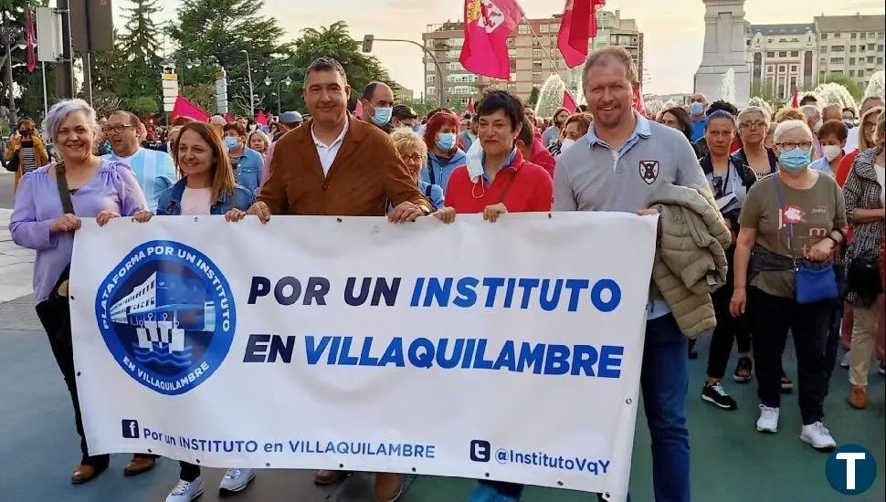 Imagen de una de las concentraciones de reivindicación del instituto en Villaquilambre.