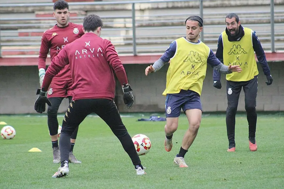 La plantilla de la Cultural, durante la última sesión de entrenamiento.