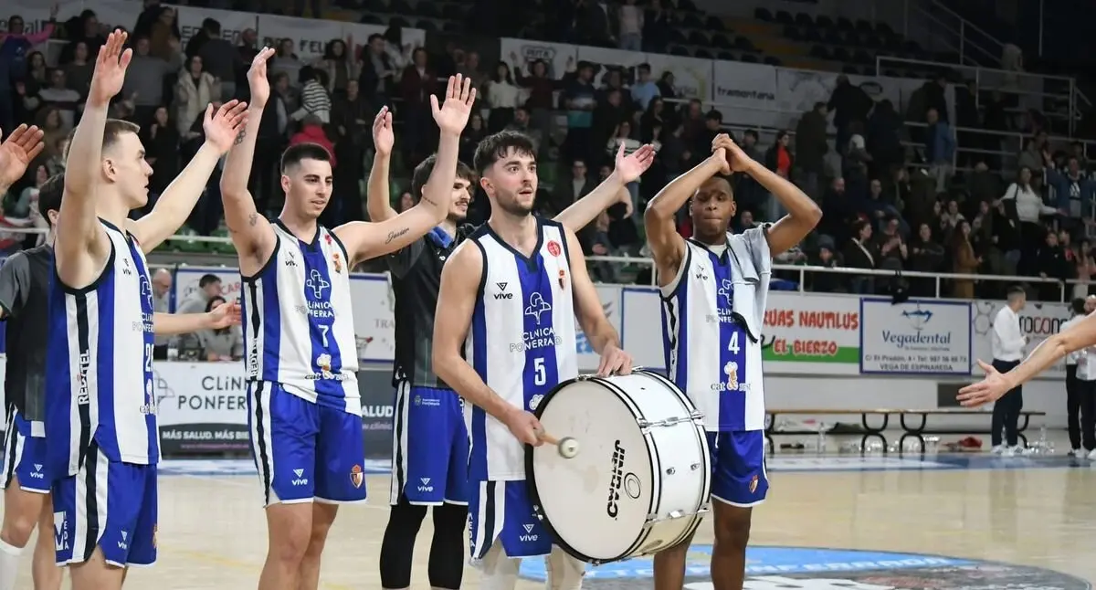 El Clínica Ponferrada da un paso de gigante en Segunda FEB.