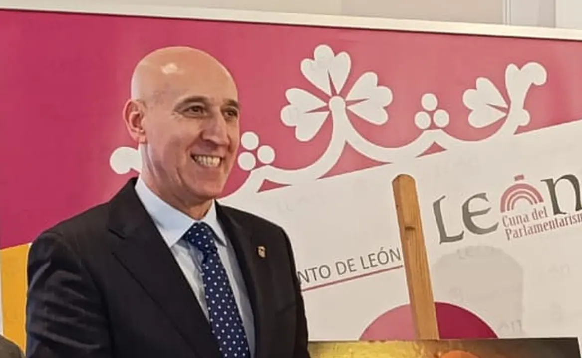 José Antonio Diez durante la presentación del Salón del Chocolate de Astorga en León.