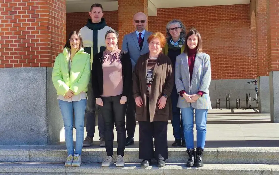 Representantes de las diferentes universidades posan en una foto de familia.