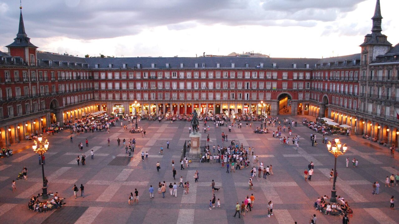 Plaza_Mayor_de_Madrid_06