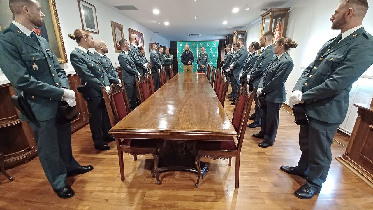 Los nuevos alumnos de la Guardia Civil durante su presentación este martes como paso previo a 40 semanas en practicas.