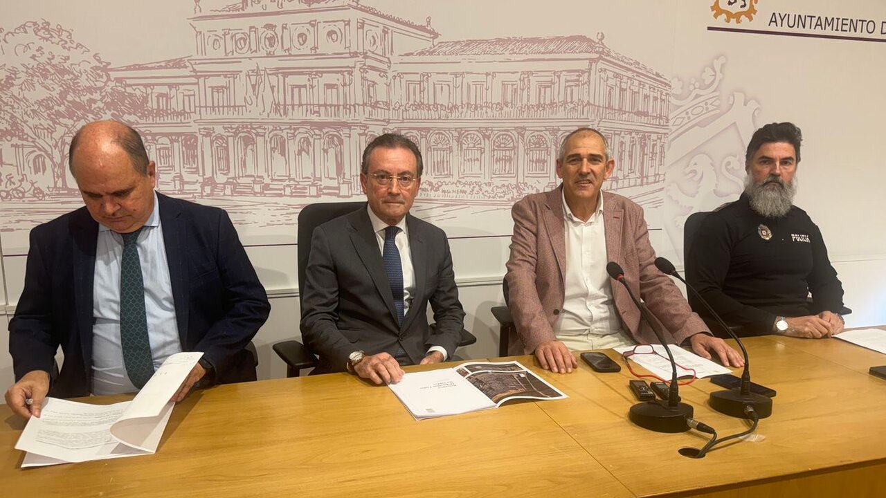 Presentación de las medidas de contención para la celebración de Todos los Santos en León capital.