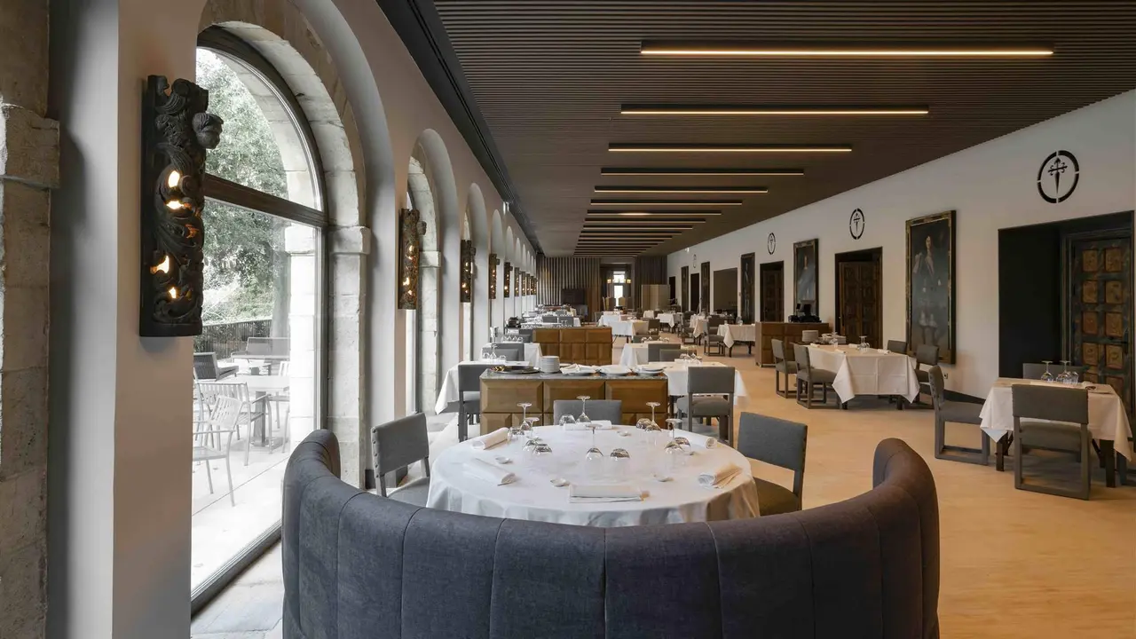 Imagen del área de comedor del rehabilitado Parador de San Marcos.