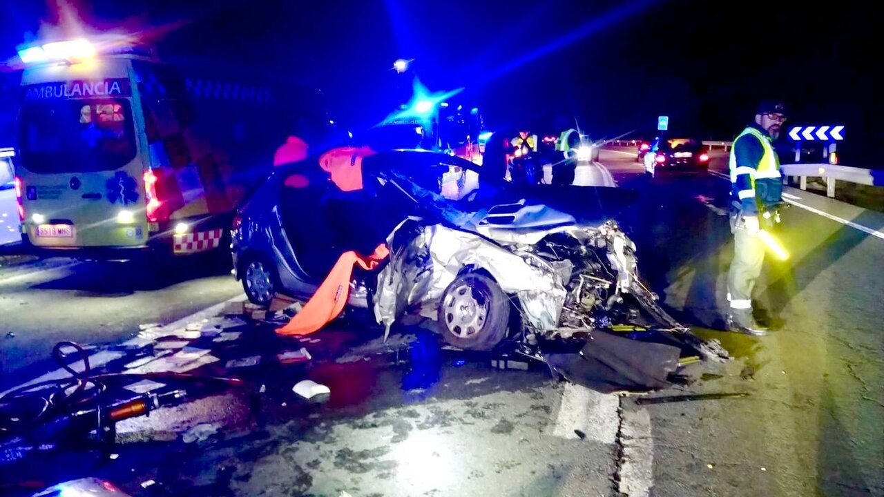 Accidente en la N-6 de Ponferrada en el que resultaron heridas cinco personas.