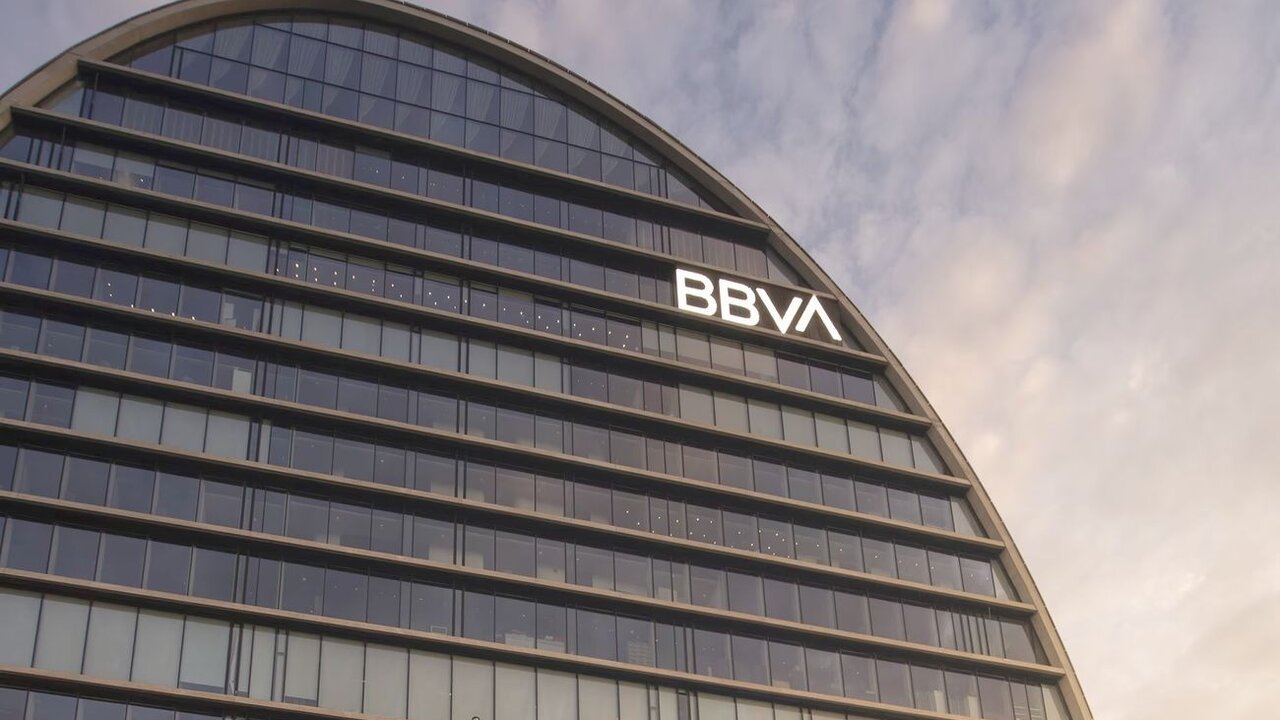 La entidad financiera BBVA generó un resultado récord de 7.622 millones de euros de enero a septiembre de 2024, un 28 por ciento más en la comparativa interanual.