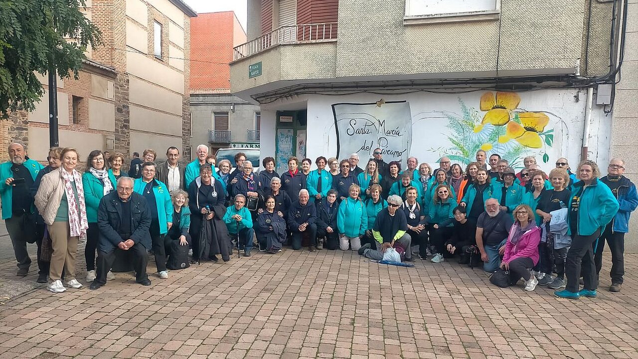 Como cada primer domingo de noviembre, desde hace ya varios años, se han reunido más de un centenar de personas para realizar esta actividad de senderismo.