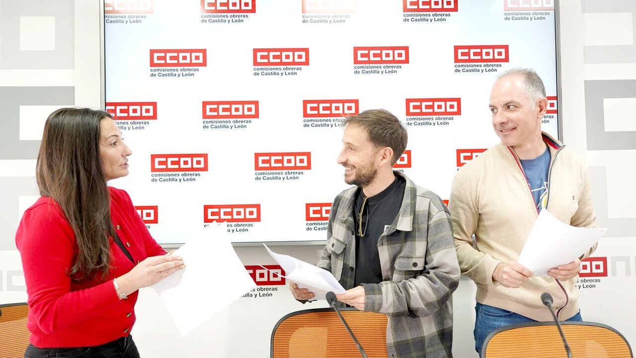 CCOO presenta propuestas para una nueva regulación del personal de ?rea de Sacyl. Intervienen Gonzalo Fermoso, del equipo de acción sindical de la Federación de Sanidad y Sectores Sociosanitarios CCOO Castilla y León; Dulcinea Álvarez, enfermera de Área y Delegada de FSS-CCOO, y Jesús Méndez, enfermero de Área y Delegado de FSS-CCOO.