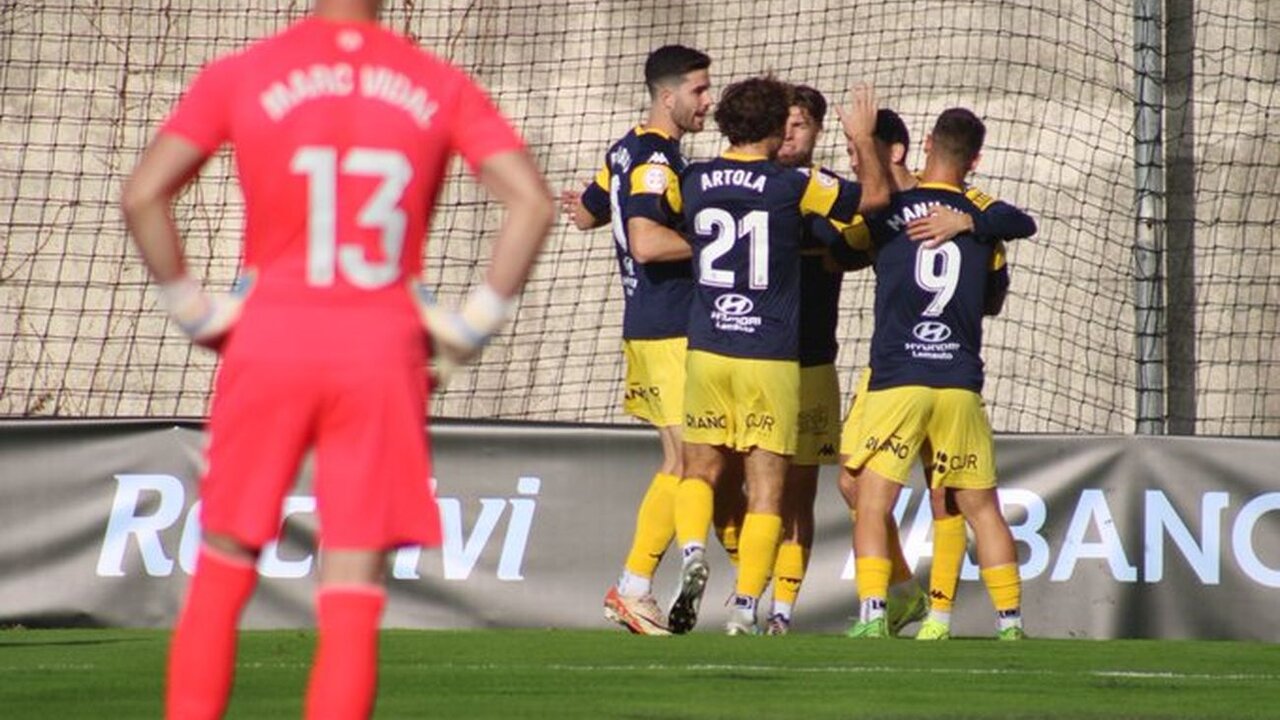 La Cultural y Deportiva Leonesa ha vuelto a demostrar su mejor versión y lo ha hecho imponiéndose al filial del Celta en su vuelta a Bareiro, que terminó perdiendo su condición de invicto como local.