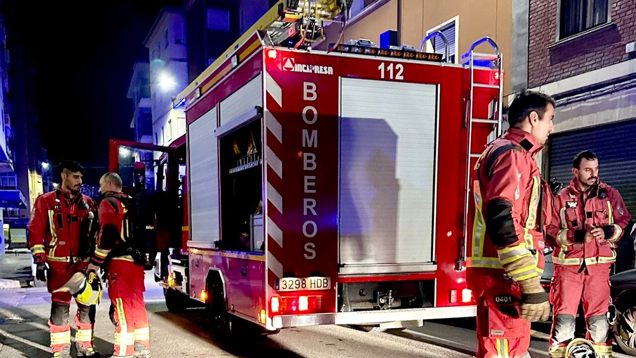 Bomberos León, en el lugar de la intervención. Foto: Bomberos León