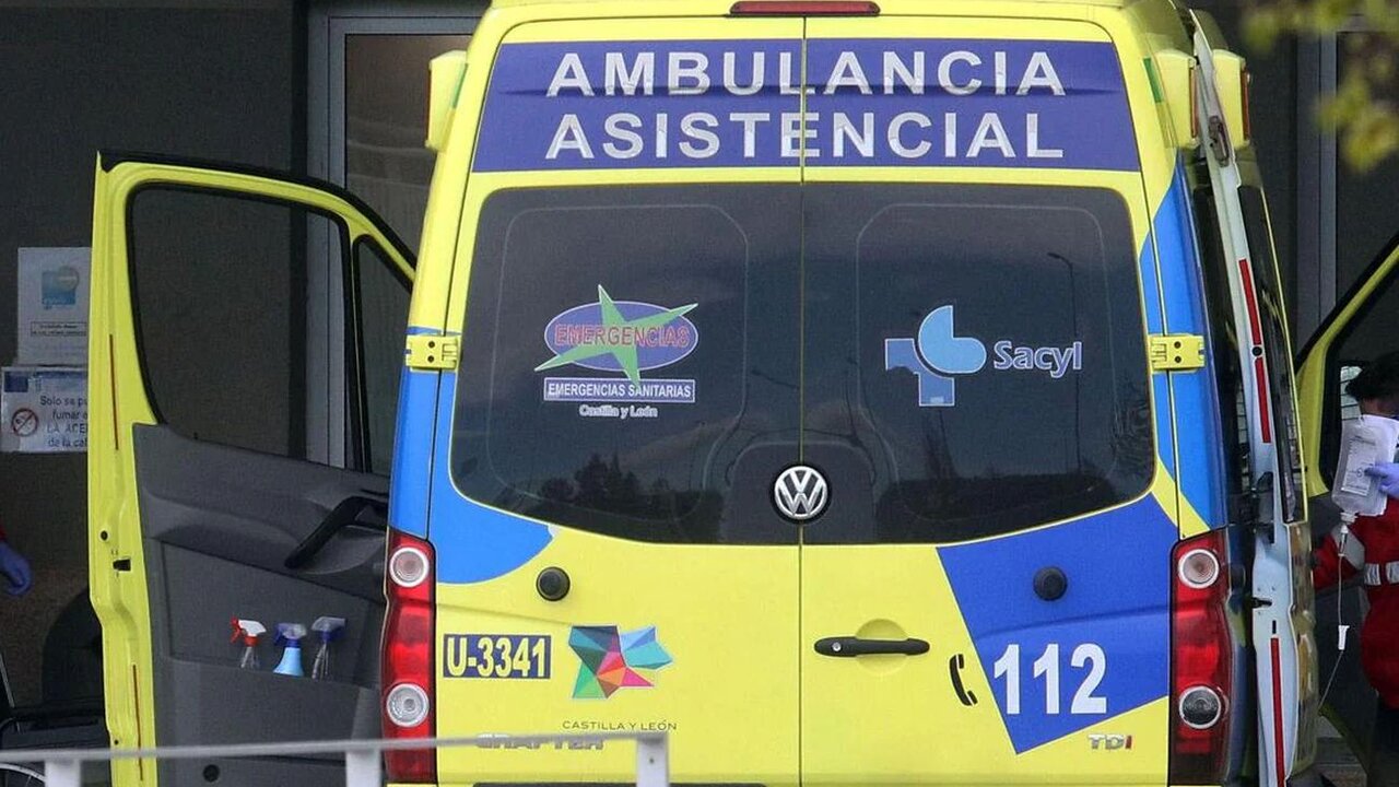 Imagen de una ambulancia de Emergencias Sacyl.