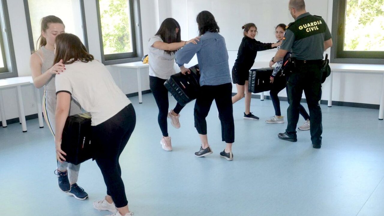 La Guardia Civil de León celebra unas jornadas de defensa personal para mujeres víctimas de violencia de género.