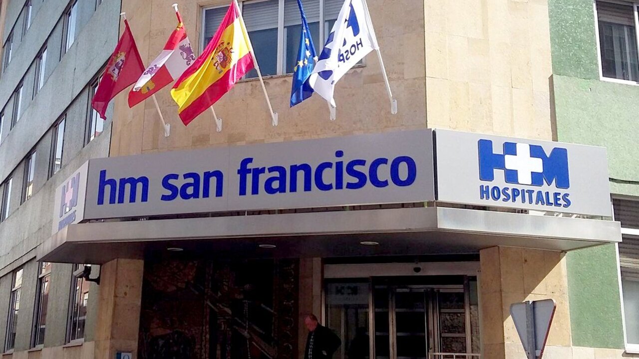 La décima edición del Monitor de Reputación Sanitaria (MRS) sitúa a los hospitales privados leoneses HM San Francisco y HM Regla como los dos de la Comunidad con mejor reputación. Esta clasificación anual, elaborada por Merco coloca al primero de ellos en la posición 58 y a HM Regla en el puesto 60, en un listado que integran un centenar de centros.

“Esto es la mejor prueba de que estamos haciendo las cosas bien y que nuestra apuesta por contar con la mejor guía médica posible y dotar a nuestros centros de tecnología de última generación tienen como resultado el poder ofrecer a nuestros pacientes la excelencia en nuestra atención médica y humana”, señala el director médico de HM Hospitales en León, Jesús Saz.

Además, el Grupo HM Hospitales sitúa a dos de sus centros, los hospitales universitarios HM Sanchinarro (Madrid) y HM Montepríncipe (Boadilla del Monte), cuarto y quinto respectivamente, entre los cinco de más reputación de la sanidad privada,.

El Consejo Asesor del Monitor de Reputación Sanitaria Merco lo integran médicos, enfermeras, asociaciones de pacientes, periodistas sanitarios, directivos de empresas farmacéuticas, miembros de la administración pública sanitaria y responsables de farmacia hospitalaria.