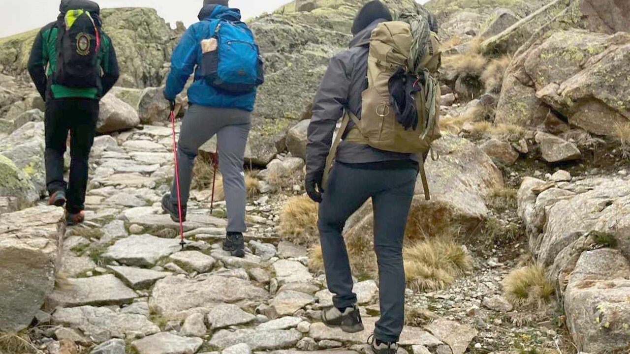 La Guardia Civil rescata a dos montañeros en la Holla Antón, en Zapardiel de la Ribera.