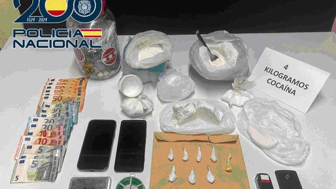 Imagen de la cocaína incautada por los efectivos de la Policía Nacional de León.