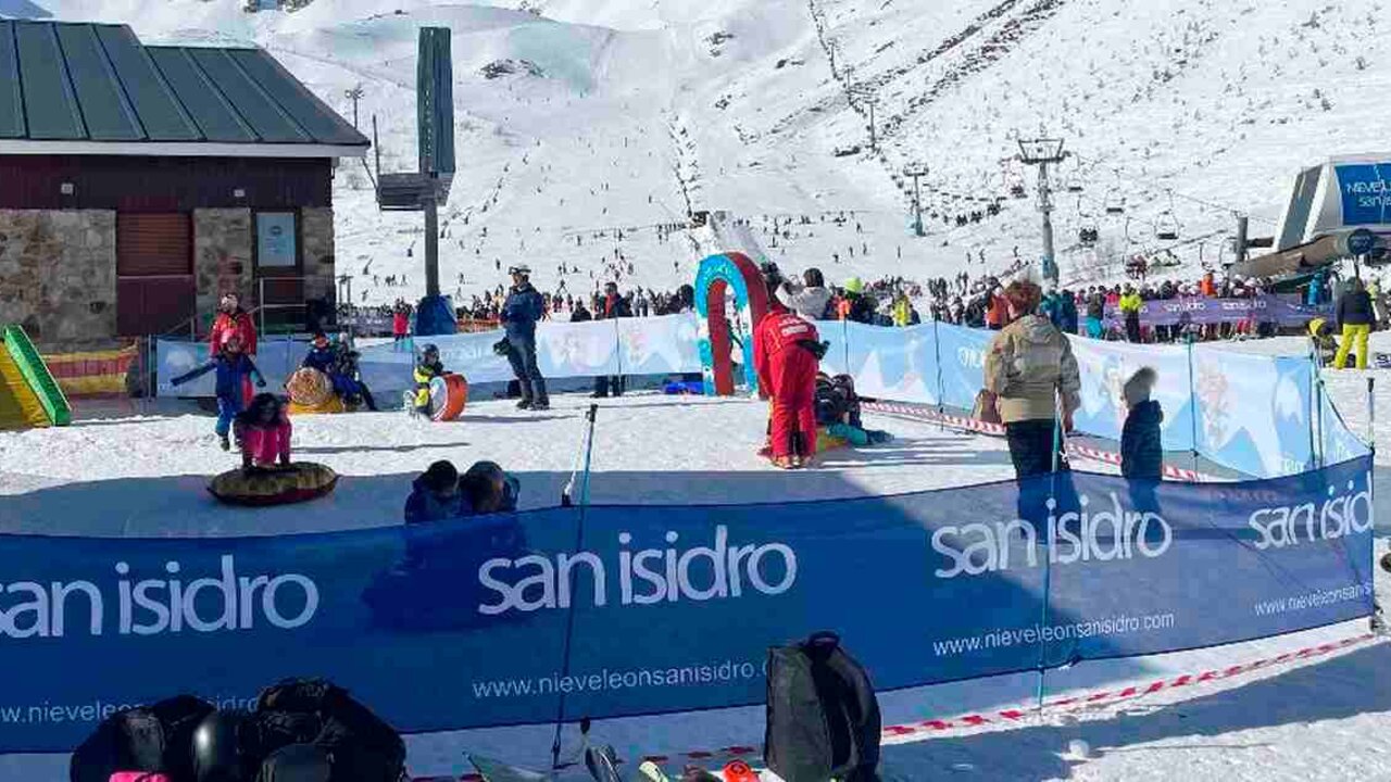 Imagen de la estación invernal de San Isidro, este fin de semana.