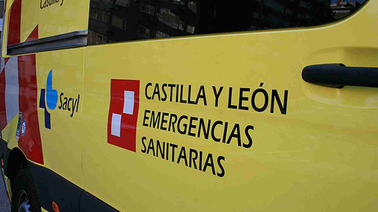 Emergencias Sacyl desplazó diferentes equipos de auxilio al lugar para atender a los cuatro heridos.